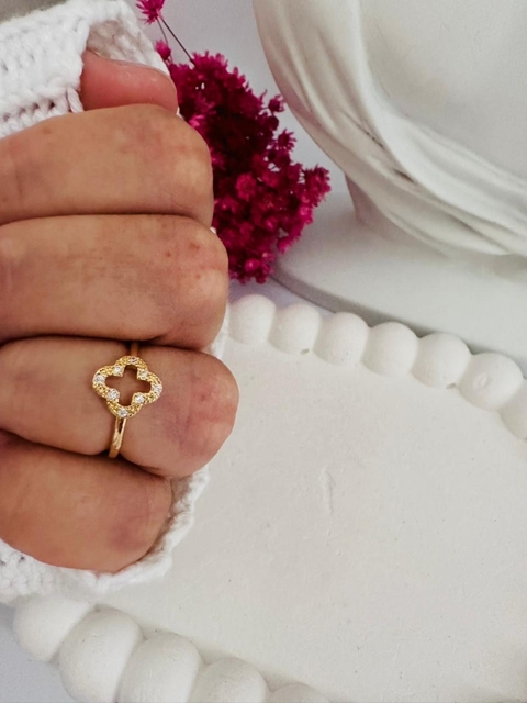 ANEL FALANGE TREVO VAZADO COM ZIRCÔNIA OUR