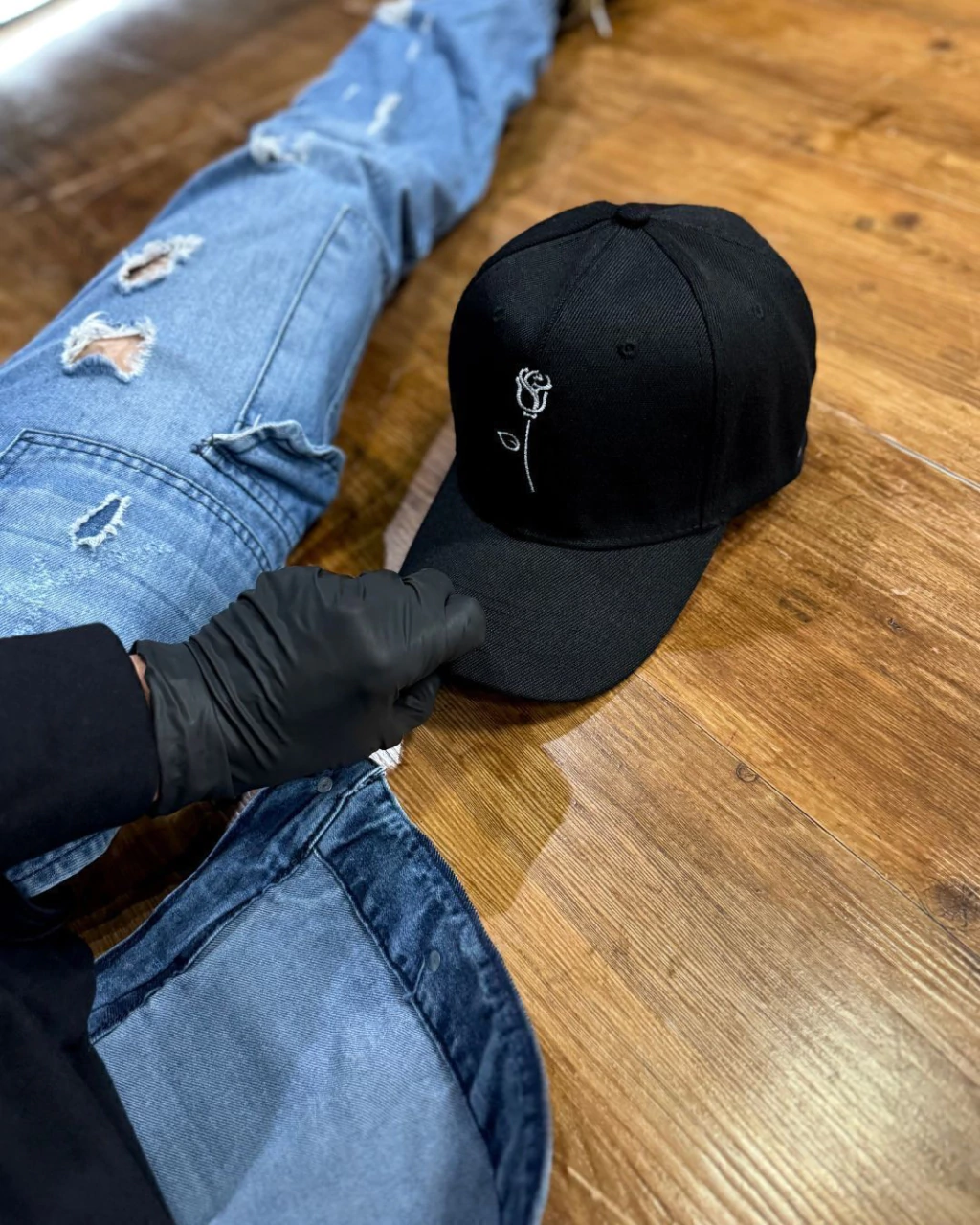 GORRA 6 GAJOS NEGRA ROSA