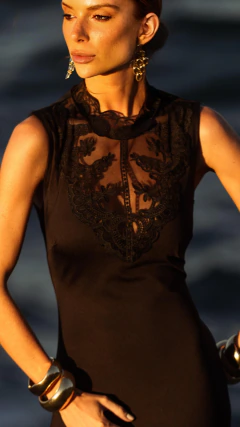 Vestido Hariane na internet