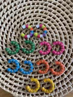 Brinco Argola com Detalhe Dourado