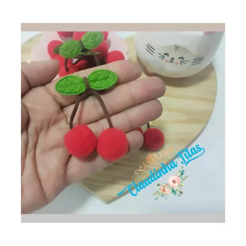 Aplique cereja pompom c/5cm - c/2unidades
