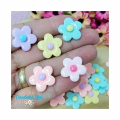 Aplique de resina flor c/miolo 2cm - 5 unidades