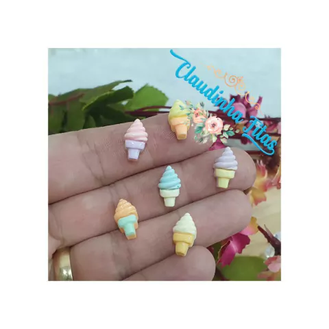 Aplique de resina sorvete 1,2cm - c/10 unidades sortidas