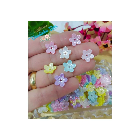 Flor de acrílico misto medida 1cm pct com 15grs.