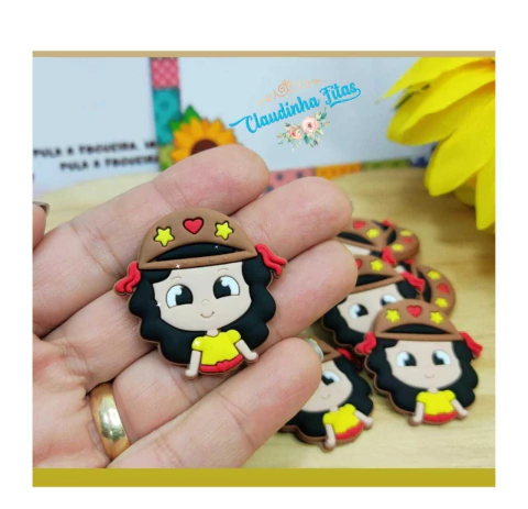 Aplique emborrachado junino menina c/chapéu de lampião - 2 unid. - tam. 3 x 3,5 cm