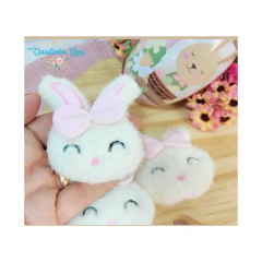 Coelho de pelúcia com laço 7,5x6 cm (1 unidade) - comprar online