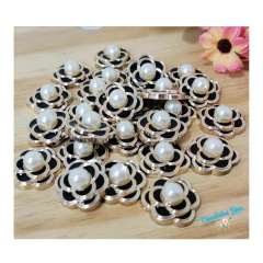 Aplique chaton flor com miolo de pérola - 2 cm - ( 2 unidades) - comprar online