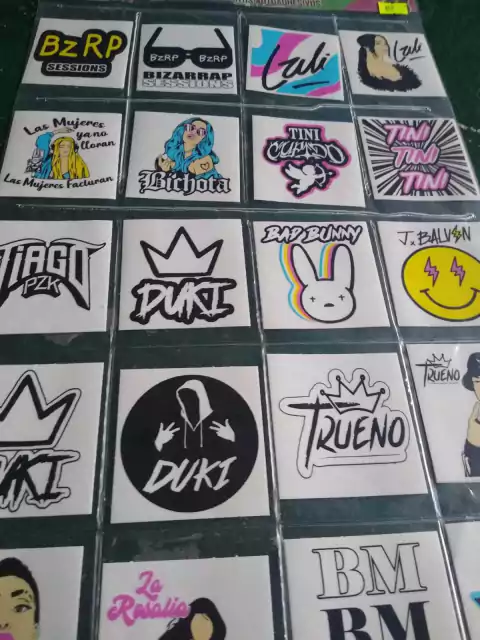 MÚSICA SURTIDA CON FONDO TRANSPARENTE X 40