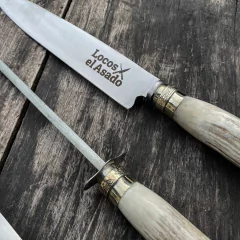 JUEGO DE TRINCHAR LXA CIERVO Y ALPACA en internet