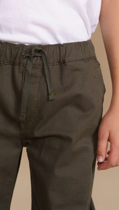 PANTALON CHARLES VERDE OSCURO en internet