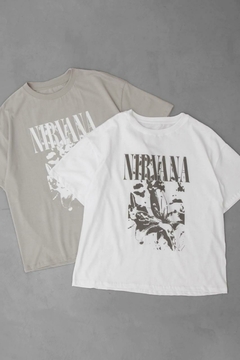 ART 8// REMERA NIRVANA CREMA