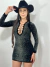 Vestido de veludo com decote de ilheos na internet