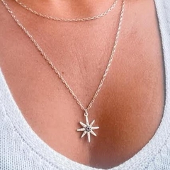 Colar Amaea com Pingente Estrela de Zircônia Folheada a Prata