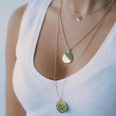 Chocker Folheado a Ouro Com Pingente Moeda de 10mm 