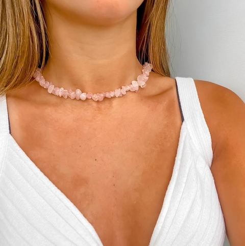 Colar Choker de Cascalho Rosa em Macramê com Alongador