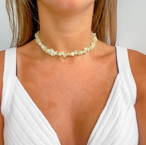 Colar Choker de Cascalho Verde Claro em Macramê com Alongador