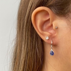 Brinco Amaea Argolinha com Pingente Cristal Safira Azul Folheado a Prata
