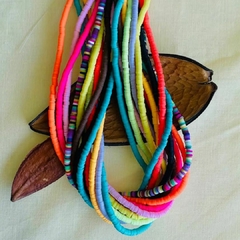 Choker Amaea Fimo Verde Neon Lisa Folheada a Prata na internet