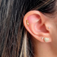 Brinco Coração Cravejado em Zircônias Folheado a Ouro 18k