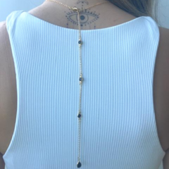 Colar Invertido Amaea com Pingente em Moeda de Cristal Facetado Negro Folheado a Ouro 18k