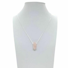 Colar Amaea Pingente Pedra Natural Quartzo Rosa Hexagonal Folheado a Prata
