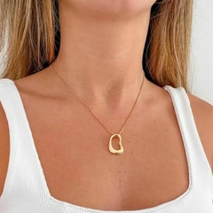 Colar Amaea Pingente Orgânico Folheado a Ouro 18k