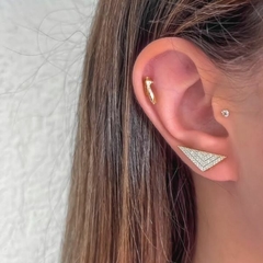 Brinco Amaea Minimalista em Zirconias Folheado a Ouro 18k - 1 Ano de Garantia no Banho