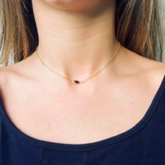 Colar Invertido Amaea com Pingente em Navete de Cristal Negro Facetado Folheado a Ouro