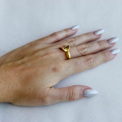 Anel Amaea Contemporâneo Regulável Folheado a Ouro 18k