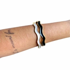 Bracelete Amaea Ondulado em Resinada Perolada Banhado a Ouro 18k
