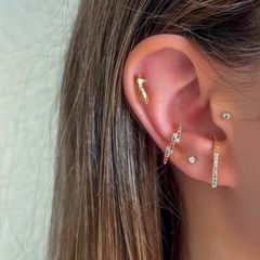 Brinco Amaea Ear Cuff em Zircônias Coloridas Folheado a Prata