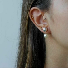 Brinco Ear Jacket Amaea 2 em 1 de Pérola e Bola Folheado a Prata