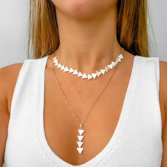 Colar Amaea Madrepérola Natural Triângulo Folheada a Ouro 18k