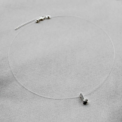 Colar Amaea Fio de Nylon com Letras Folheado a Prata - 1 Ano de Garantia no Banho