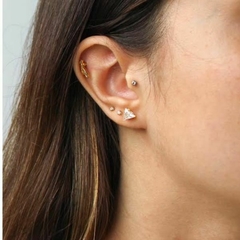 Brinco Amaea Triângulo em Zircônia Folheado a Ouro 18k - comprar online