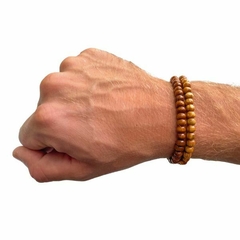 Kit com 2 Pulseiras Amaea Masculina em Madeira Bege Escuro e Marrom 5mm em Macramê
