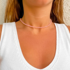 Choker Amaea Quartzo Rosa de Esferas de 4mm Folheada a Ouro 18k