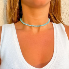 Choker Amaea Pedra Natural Jade Azul Esferas de 4mm Folheada a Ouro 18k