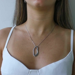 Conjunto Amaea Colar e Brinco Oval Folheado a Ródio Branco