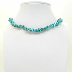 Choker Amaea Cascalho Pedra Howlita Azul Natural Mini Folheado a Ouro 18k