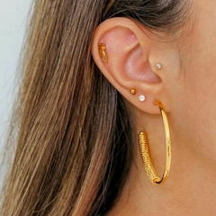 Brinco Argola Amaea Orgânica Trabalhada Folheada a Ouro 18k