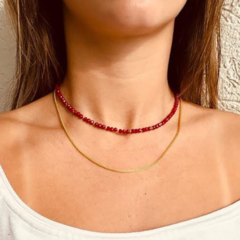 Choker Amaea Cristal de Vidro Vermelha com Entremeios em Ouro 18k
