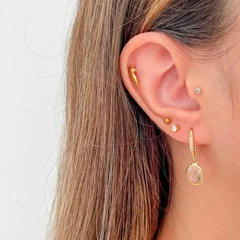Brinco Amaea com Pingente Oval em Zircônia Folheado a Ouro 18k