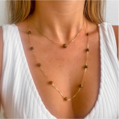 Colar Amaea com Esferas de Olho Tigre Folheada a Ouro 18k - comprar online