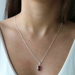 Conjunto Amaea Pingentes em Cristal Facetado Bordô Folheado a Prata - comprar online