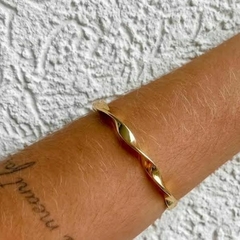 Bracelete Amaea Torcido Banhado a Ouro 18k
