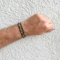 Kit 2 Pulseiras Amaea Masculina Esferas Natural Jaspe Sangue de Dragão de 4 e 6mm em Macramê