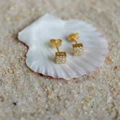 Brinco Quadrado Cravejado Com Zircônias Folheado a Ouro 18k - 1 Ano de Garantia no Banho