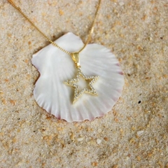 Colar Amaea Pingente Estrela Cravejado com Zircônia Folheado a Ouro 18k