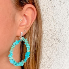 Brinco Amaea Argola Cascalho Howlita Azul Tiffany Folheado a Prata